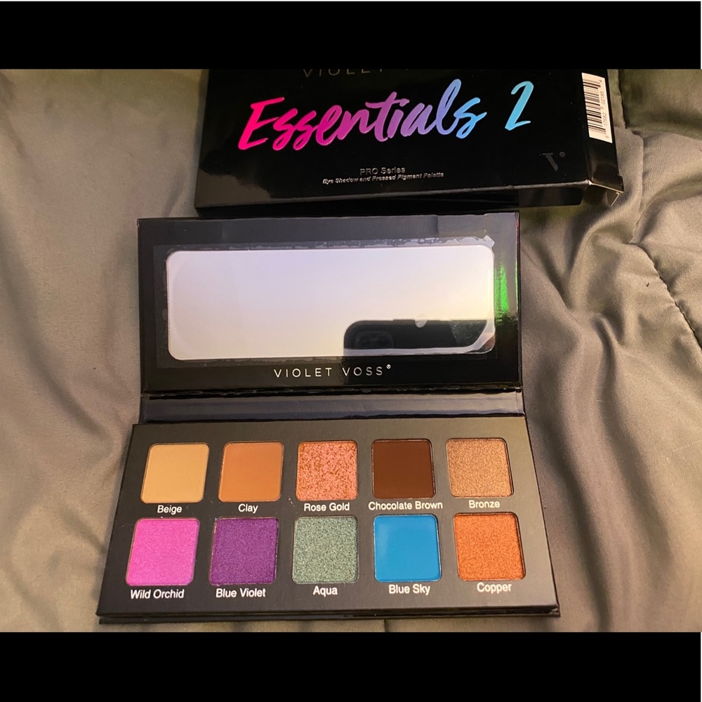 Eyeshadow palette